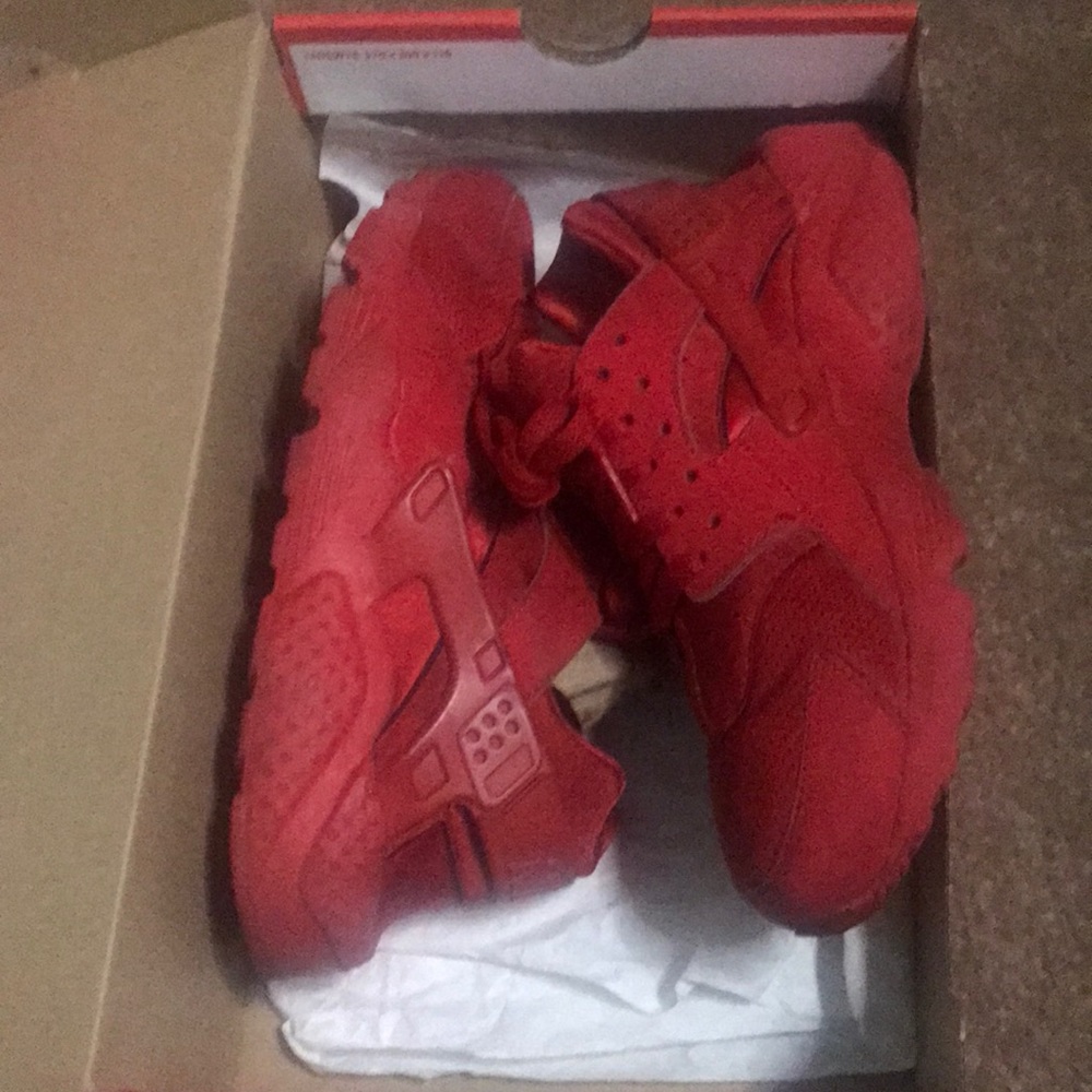 Women’s air hurrache runs, Nike